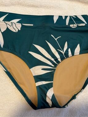 Set of 5 bathing suit bottoms